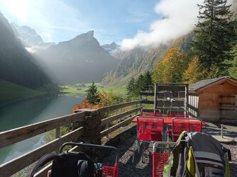 Blick über den Seealpsee zu Füßen des Säntis