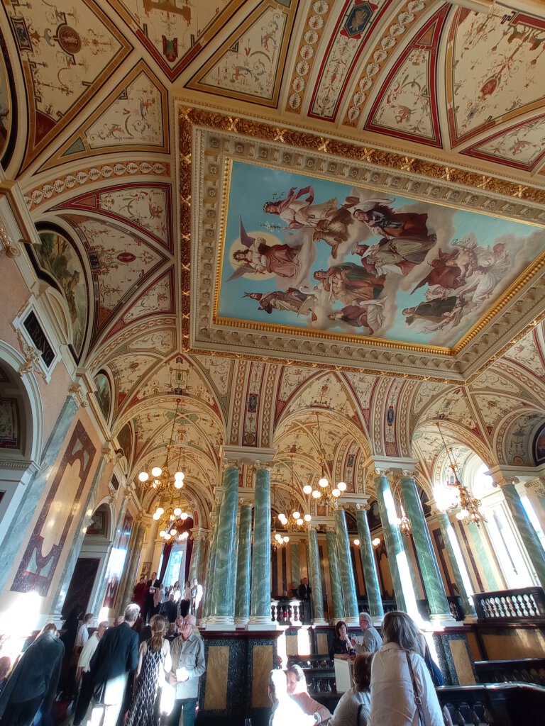 Treppenhaus im Stil des ausgehenden 19. Jhs
