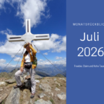 Ulrike Wanner vor dem Gipfelkreuz des Hochreuzes (2700)