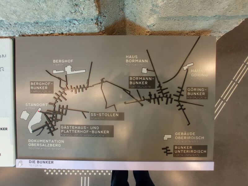 Tastbarer Lageplan Die Bunker mit unterirdischen Stollen und oberirdischen Gebäuden, Dokumentation Obersalzberg